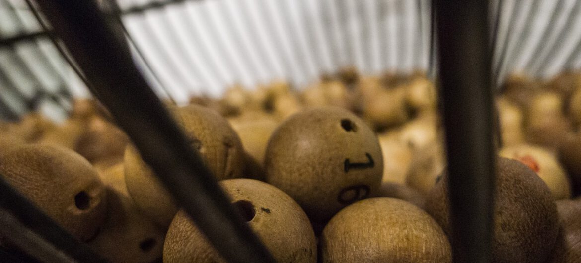 Loteria opublikowała niepoprawne wyniki losowania. Ci, którzy je trafili, będą mogli zachować nagrody