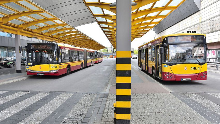 Nie masz smartfona, będziesz musiał iść pieszo. Warszawa rezygnuje z papierowych biletów