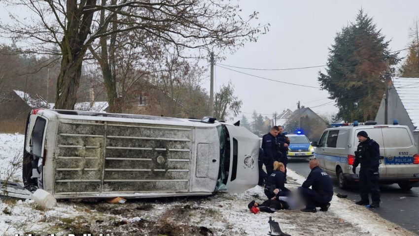 15-latek ukradł bus i taranował radiowozy. Policjanci złapali go po pościgu