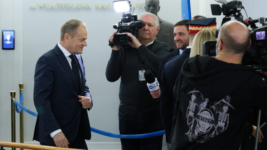 Niezwykłe sceny w Senacie w czasie przemówienia Donalda Tuska! Czy to cud?!