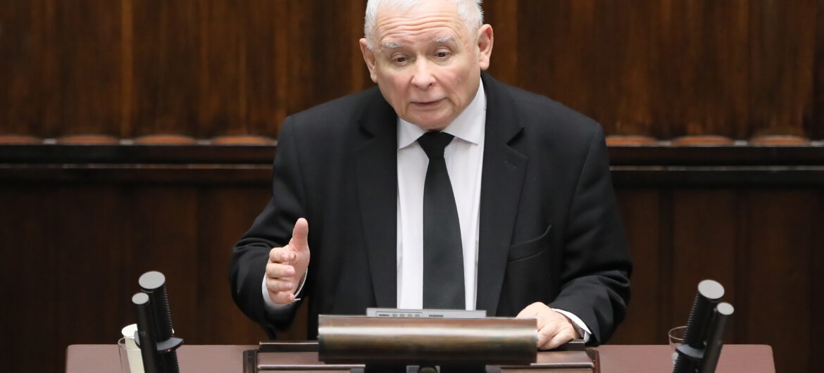 Prezes PiS oskarżył Tuska o zamach stanu. “Kwalifikuje się pod bardzo ciężki artykuł Kodeksu karnego, od 10 lat do dożywocia”