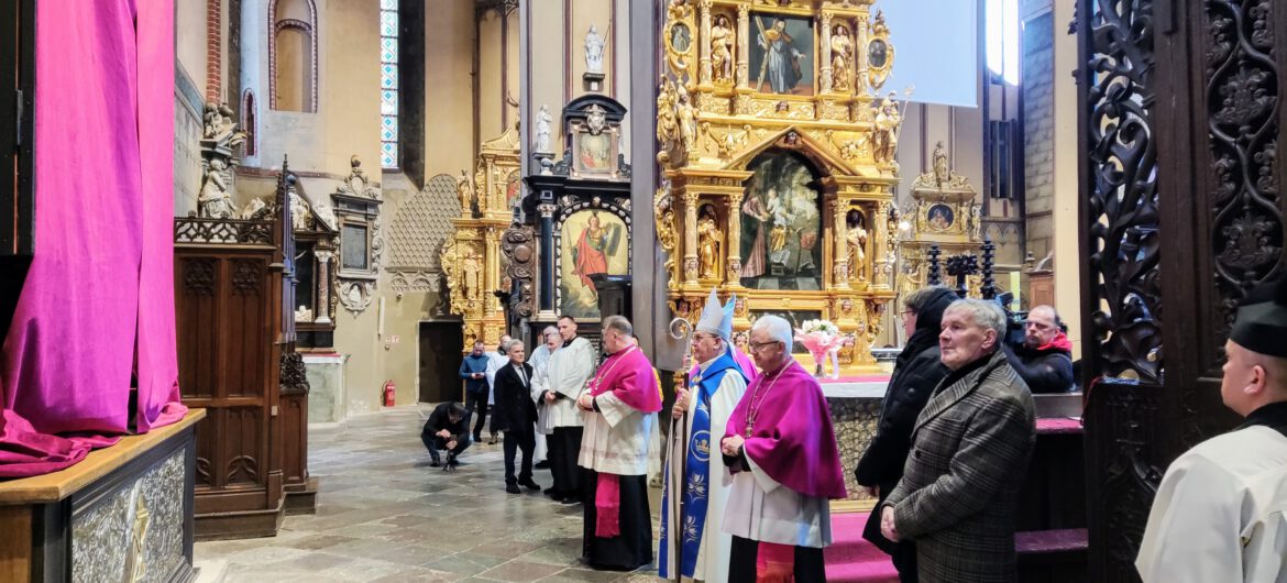 Ołtarz, przy którym modlił się Kopernik odsłonięty