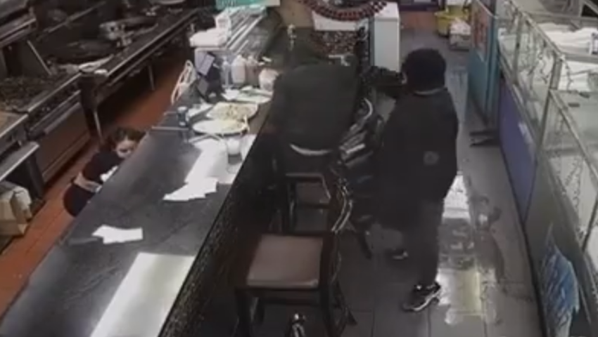 Prokuratura ujawniła, że mężczyzna postrzelony w restauracji nie był przypadkową ofiarą