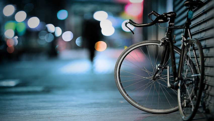 Policjant chce przejechać 700 km rowerem. Wszystko dla 6-latka
