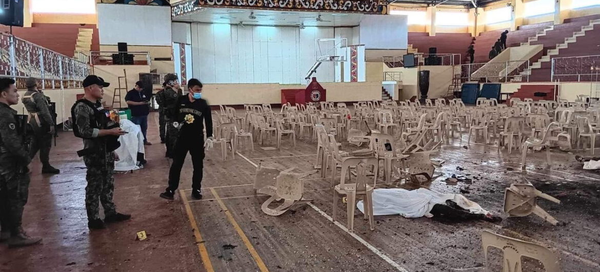 Atak terrorystyczny podczas katolickiej mszy. Eksplozja zabiła cztery osoby