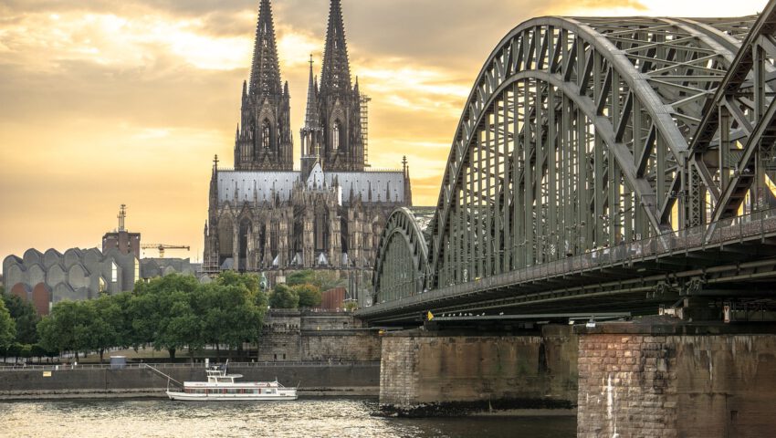 Alarm terrorystyczny w Niemczech. Policja zwiększa ochronę katedry w Kolonii