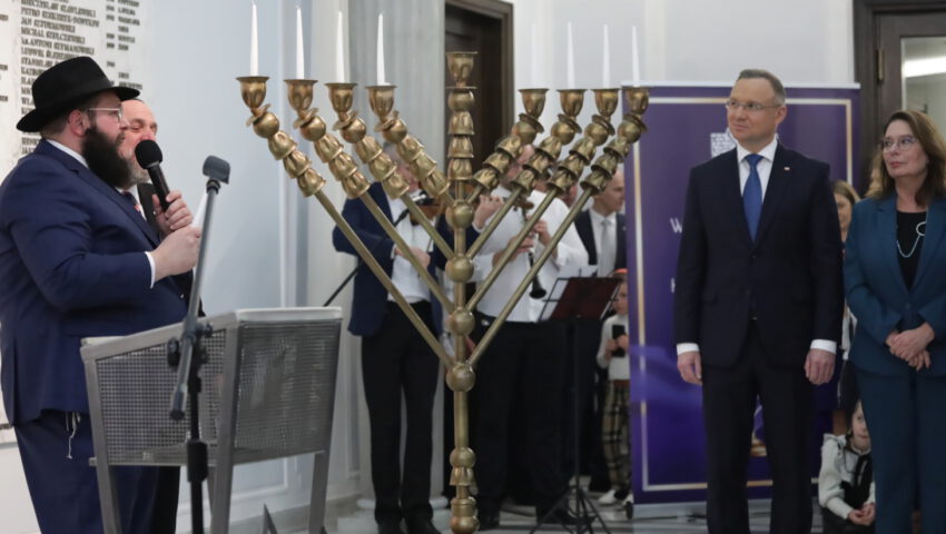 Zarzuty prokuratorskie dla polityka Konfederacji. Chciał “odżydawiać” Sejm i pisał o bombach