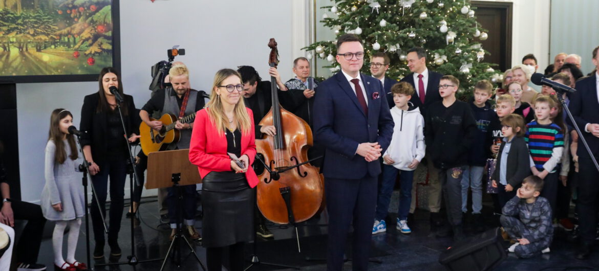 Hołownia zaprosił do Sejmu nielegalnych imigrantów