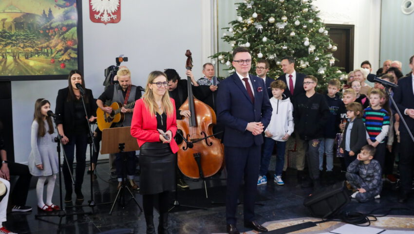 Hołownia zaprosił do Sejmu nielegalnych imigrantów