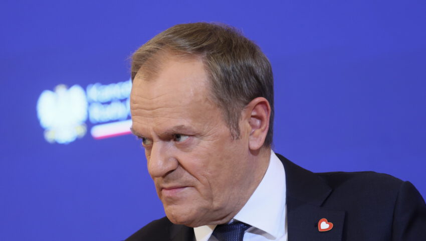 Zły wujek w nocy zakradł się do naszego pokoju i przy milczącej aprobacie krewniaków zaczął nas brutalnie dotykać
