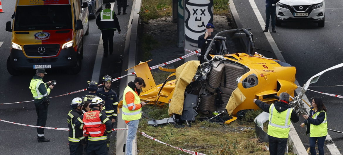 Helikopter rozbił się na autostradzie. Są ranni
