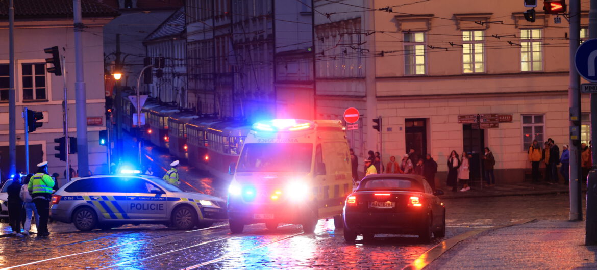 Dantejskie sceny w centrum Pragi. Strzelanina i dziesiątki osób rannych