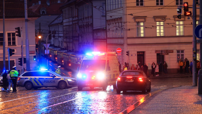 Dantejskie sceny w centrum Pragi. Strzelanina i dziesiątki osób rannych