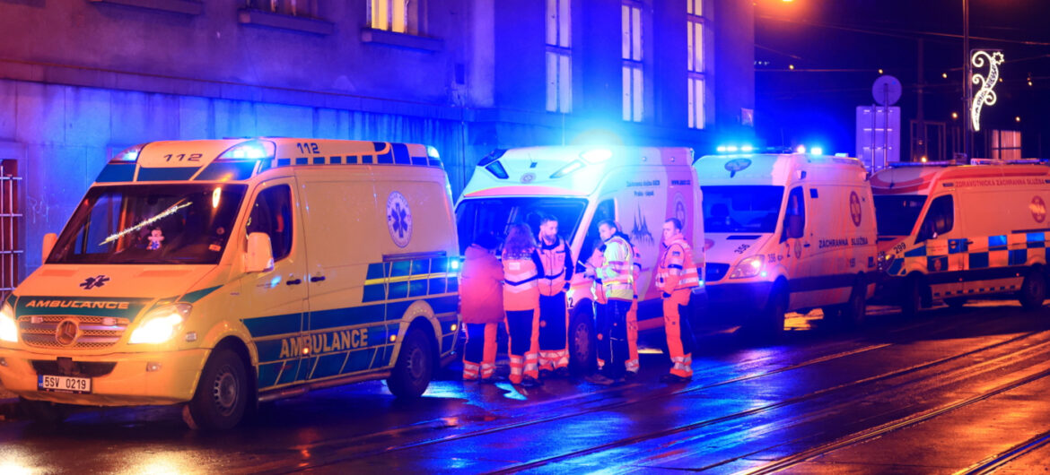 To on otworzył ogień na uniwersytecie w Pradze. Wcześniej zabił ojca i mógł dokonać innych zbrodni