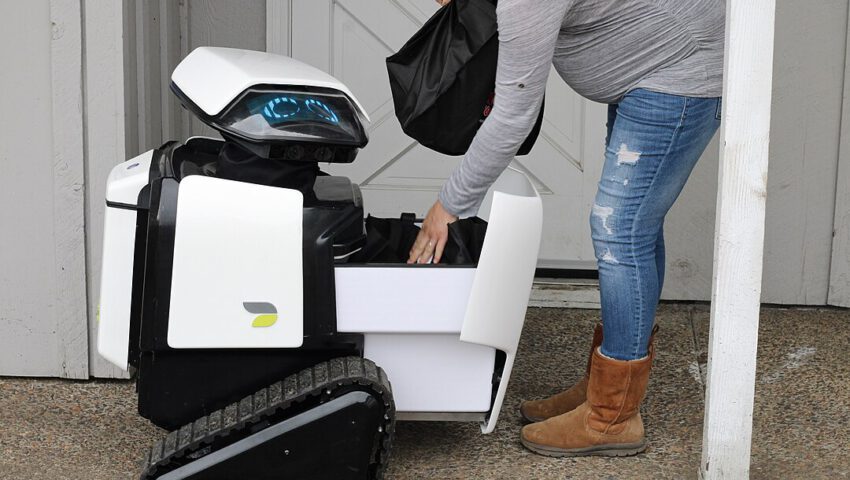 Robot uszkodził samochód, zbiegł z miejsca wypadku