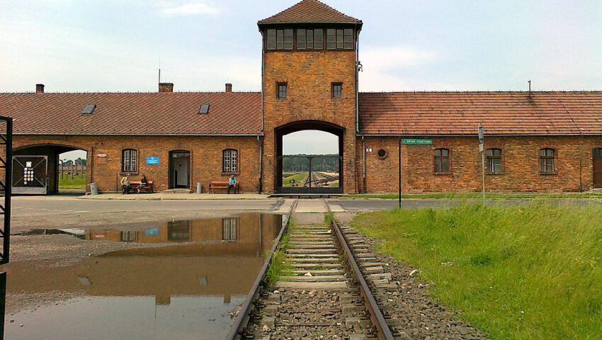 Niemiecka polityk opublikowała nagranie o Holokauście. Zgadnijcie jak nazwano w nim Auschwitz