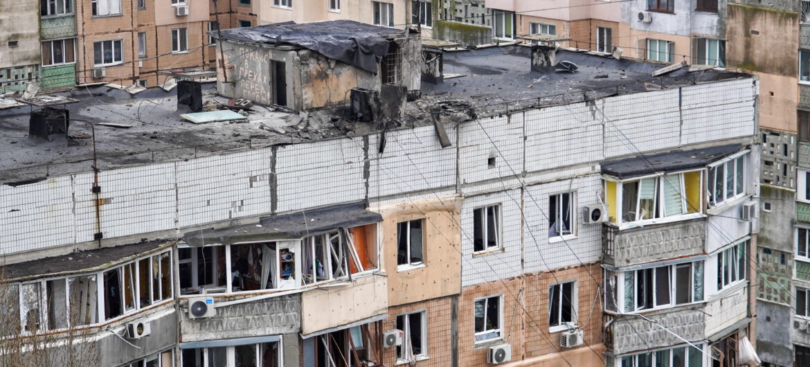 Ukraina: “Bezpośrednie zagrożenie” kontaktem ze skażonym powietrzem. Zdalna nauka w szkołach w jednym z obwodów
