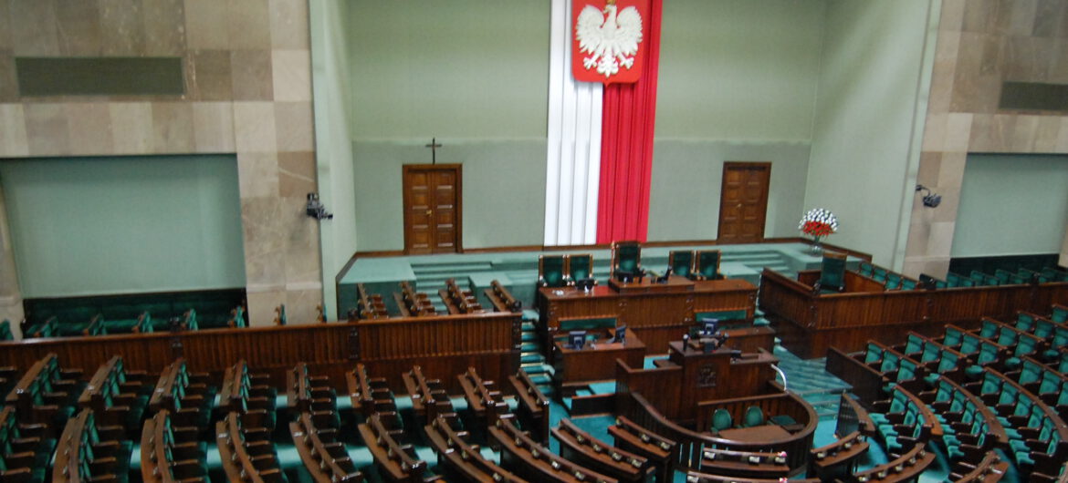 Jest nowy sondaż CBOS-u. Na ile głosów mogą liczyć najważniejsze partie?