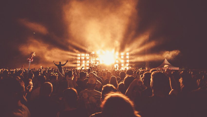 Prezydent bawił się na koncercie zespołu Coldplay. Poleciał tam rządowym śmigłowcem