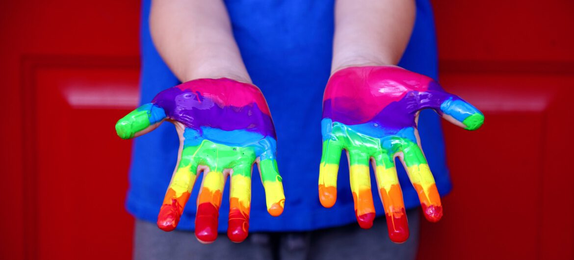 Aresztowano znanego działacza LGBT. Jest oskarżony o pedofilię