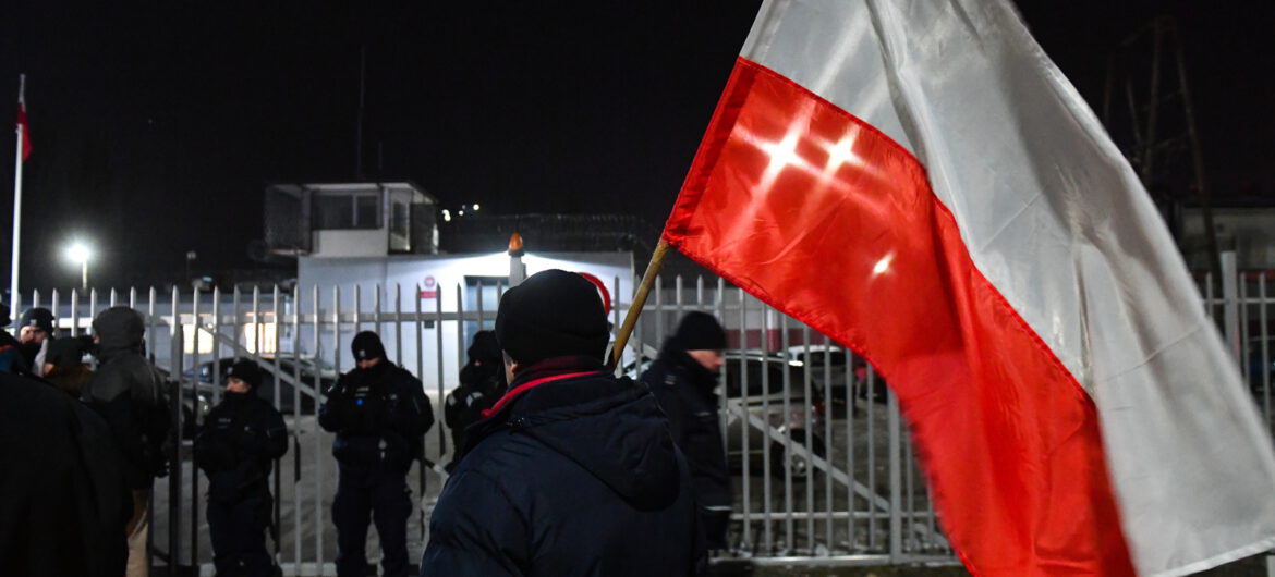 Brytyjskie media o “dramatycznej eskalacji” i “bezprecedensowych wydarzeniach” w Polsce