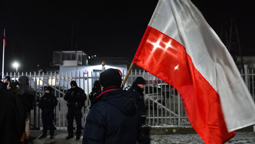 Brytyjskie media o “dramatycznej eskalacji” i “bezprecedensowych wydarzeniach” w Polsce