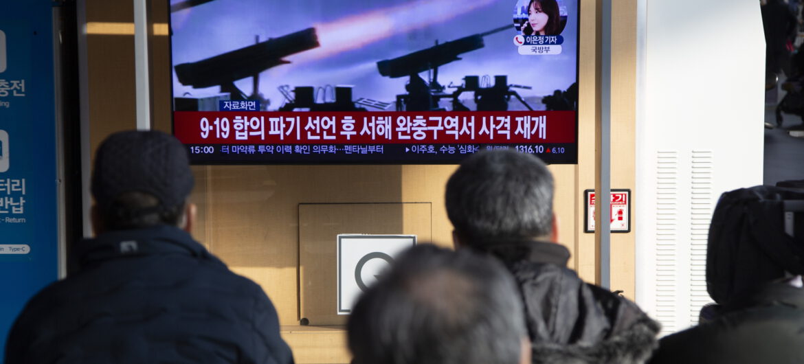Szykuje się kolejna wojna? Korea Płn. wystrzeliła 200 pocisków w stronę granicy z Koreą Płd.
