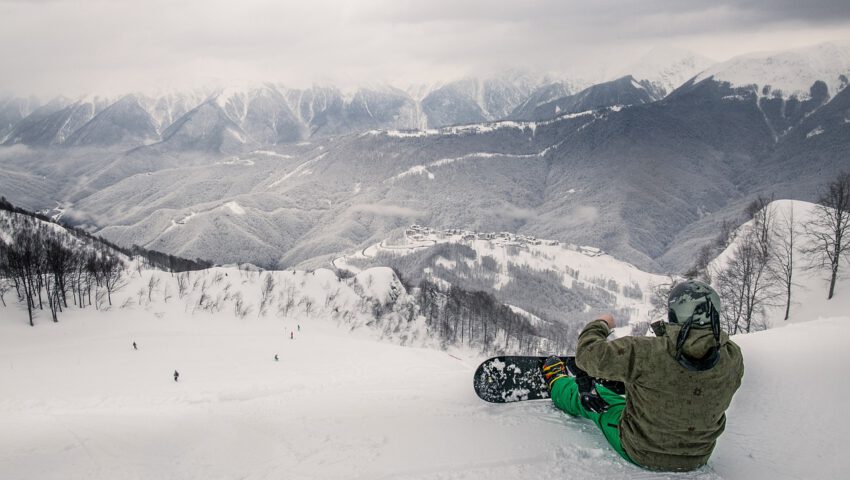 Snowboardzistka utknęła w wyciągu narciarskim. Spędziła całą noc na mrozie