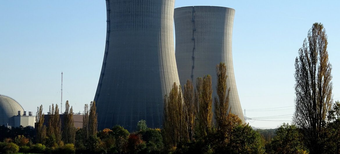 Francja nie chce wiatraków. Stawia na atom
