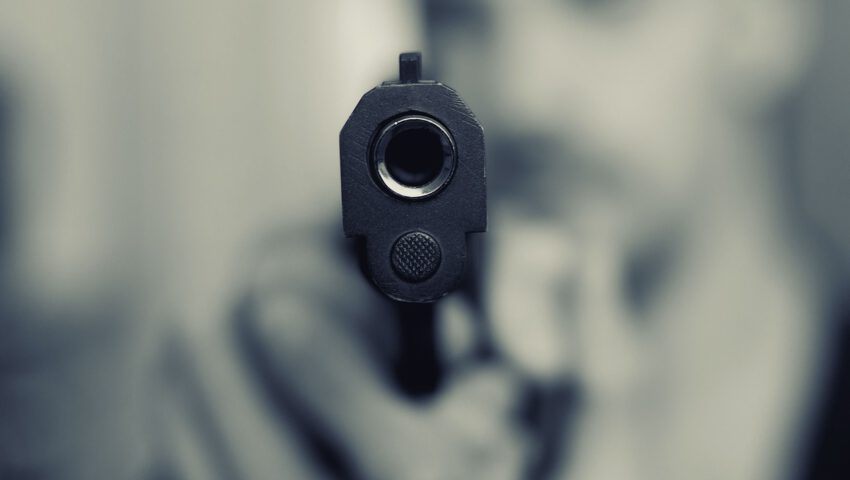 Konstruktor rakiet zastrzelił się, gdy jedna z nich zabiła jego babcię