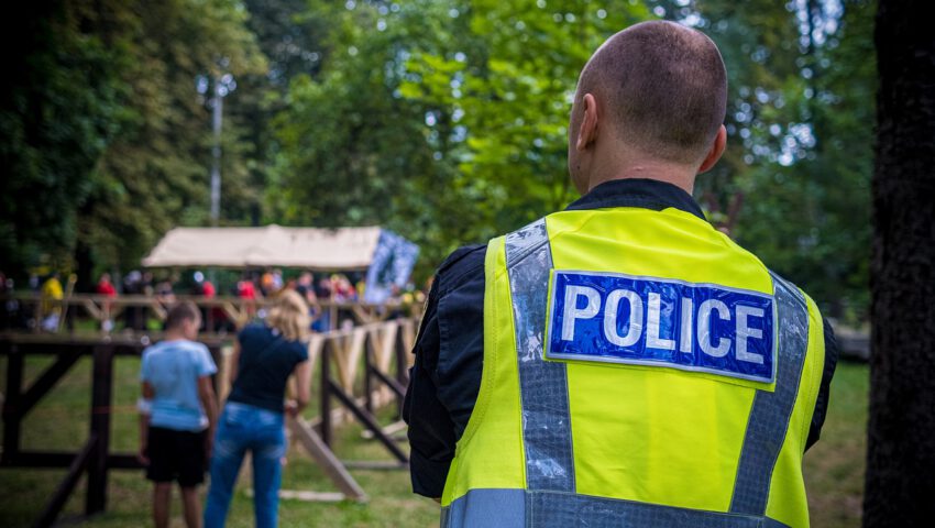 Matka miała zabić własne dzieci, by nie trafiły do byłego męża. Aresztowano ją w Wielkiej Brytanii