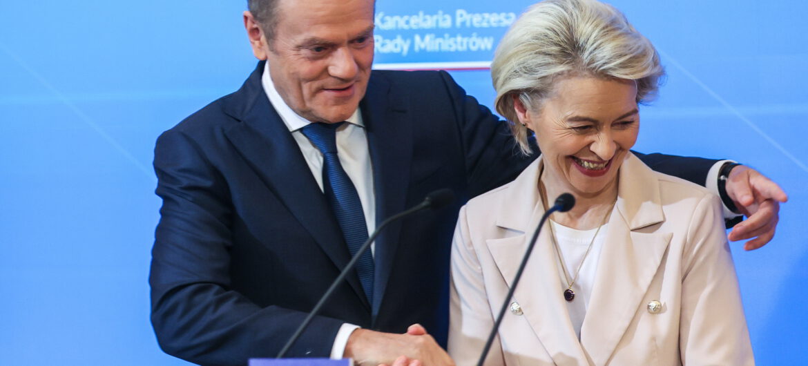 Mariusz Błaszczak ostrzega przed wprowadzeniem euro. Skutki mogą być opłakane
