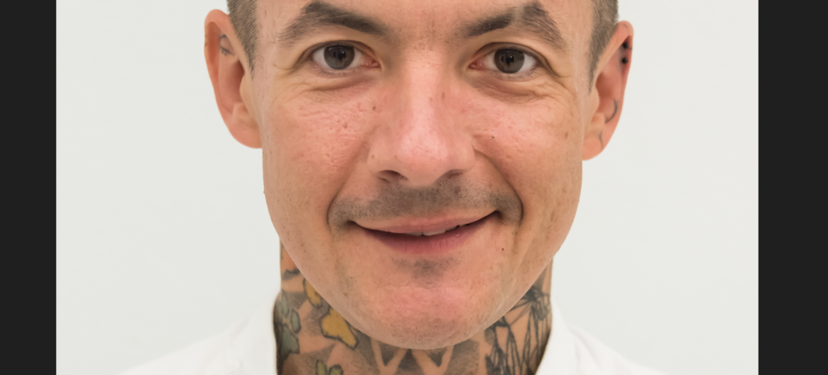 “Kali jeść, Kali pić”. Poseł KO chce poprawiać angielską gramatykę i zalicza gigantyczną wpadkę
