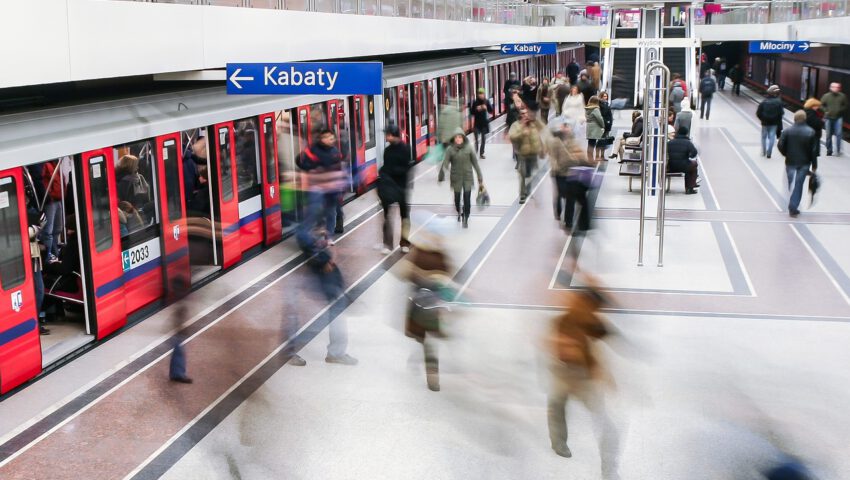Gen. Polko: metro w Warszawie nie da ochrony ludziom w razie ataku