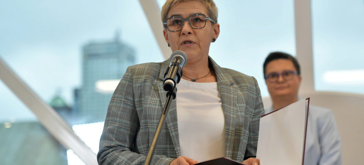 Rząd Tuska zwiększa liczbę godzin niemieckiego