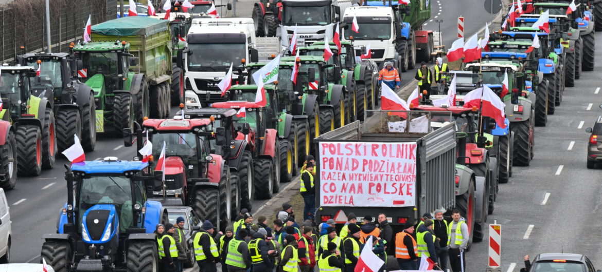 Protest rolników rozwiązany. Użyto materiałów pirotechnicznych