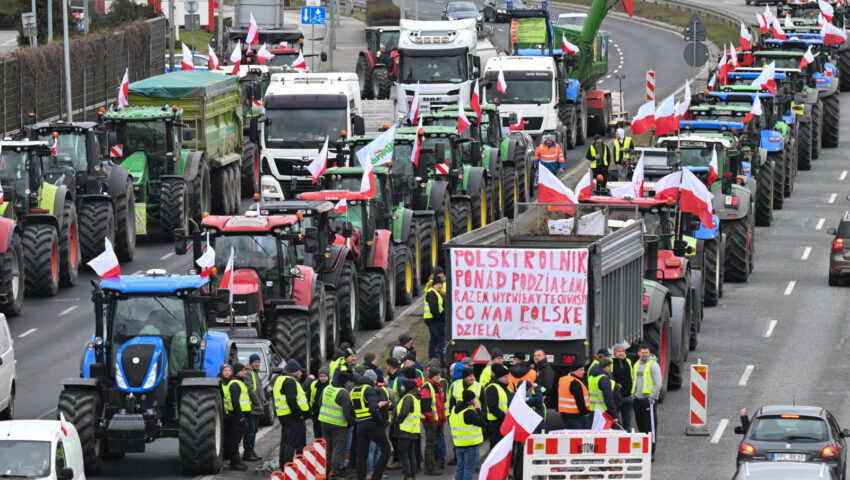 Protest rolników rozwiązany. Użyto materiałów pirotechnicznych
