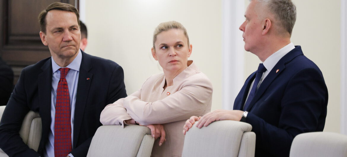 MEN planuje zmiany w programie nauczania. Ministerstwo otrzymało ponad 50 tys. uwag