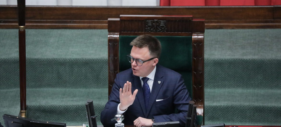 Posłanka PiS zwróciła uwagę Hołowni. Marszałek Sejmu przeprasza