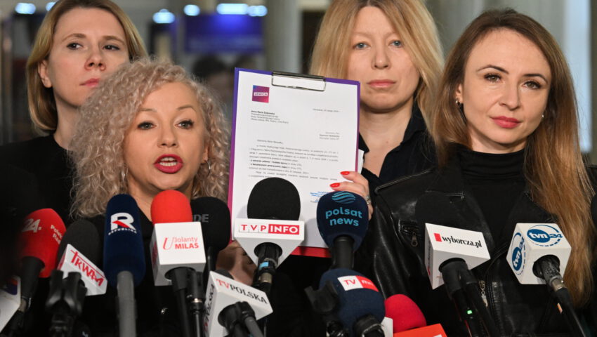 Trzeszczy w koalicji rządzącej. Hołownia opóźnia, Lewicy się spieszy. Chodzi o ustawy aborcyjne