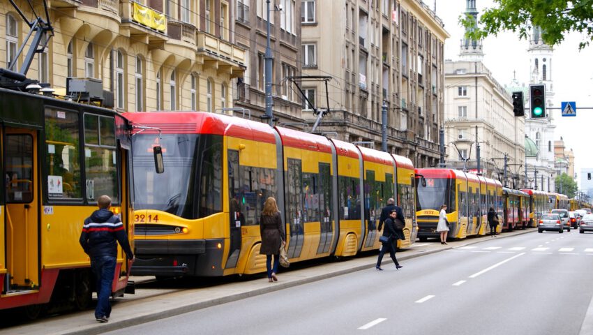 CBOS: 42 proc. Polaków odczuwa irytację na myśl o sytuacji w Polsce