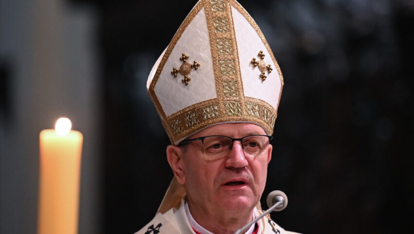 Abp Wojda: Zmartwychwstanie jest Dobrą Nowiną, że człowiek nie jest sam, a jego życie ma sens