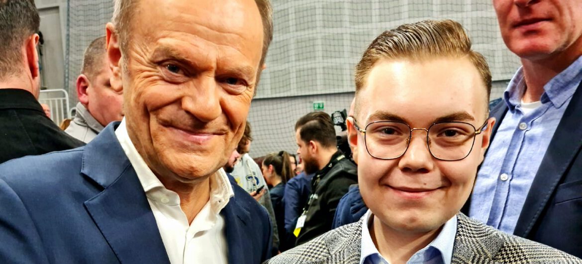Dziś występuje obok Tuska, niedawno upamiętniał nazistowskich zbrodniarzy. Zmieniły się sympatie młodego polityka Platformy?