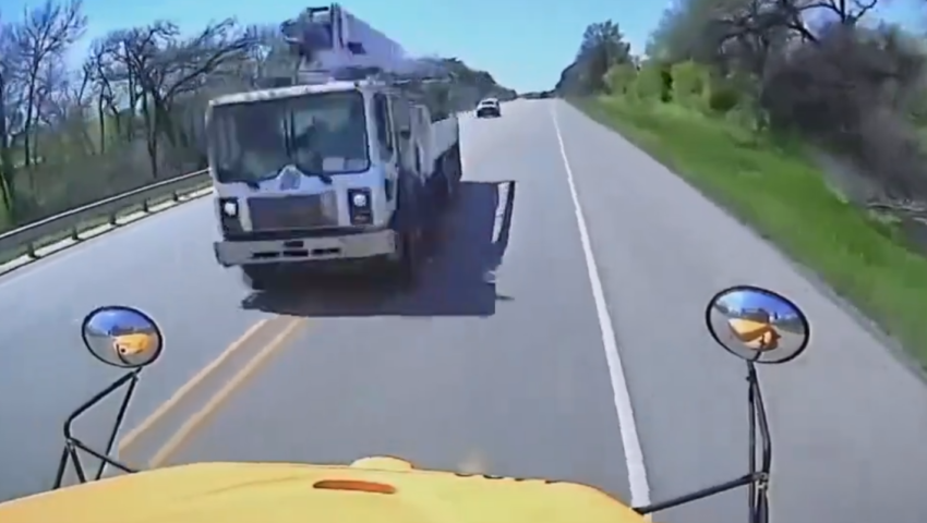 Kierowca betoniarki zderzył się z autobusem wiozącym przedszkolaków. Przyznał, że był pod wpływem narkotyków