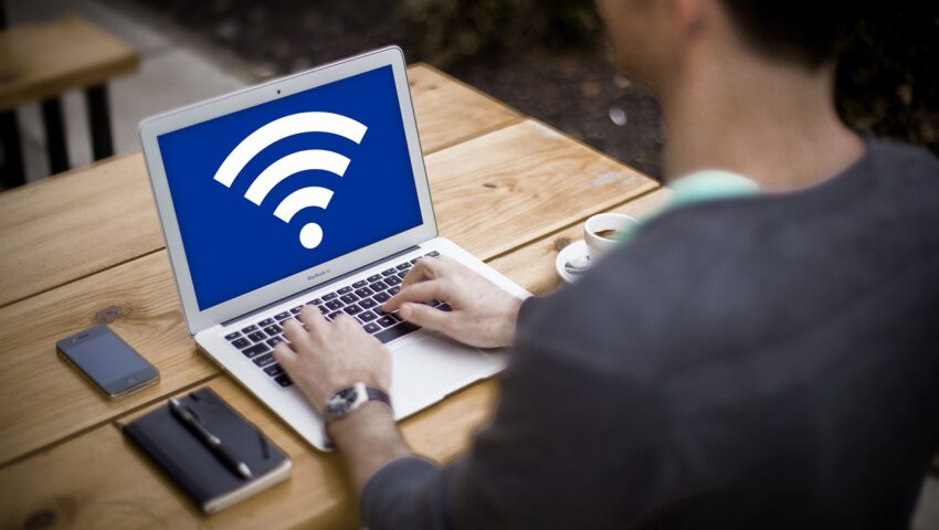 Student trafił do więzienia za sieć wi-fi. Wszystko przez nazwę