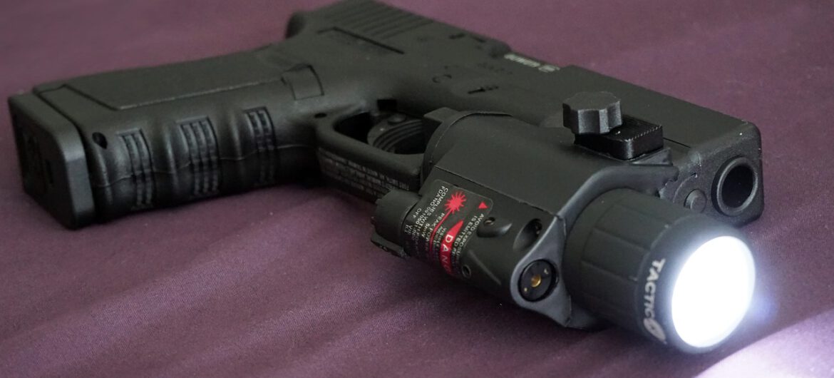 Dwulatek przyniósł do żłobka pistolet. Policja aresztowała jego matkę