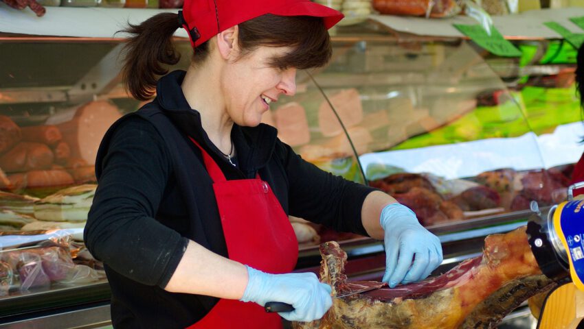 W Wielki Piątek markety będą pracować dłużej. A w Niemczech pracownicy mają dziś wolne