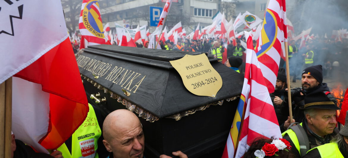 Plaga samobójstw wśród francuskich rolników. Tego Unia i Tusk chcą dla polskiej wsi?