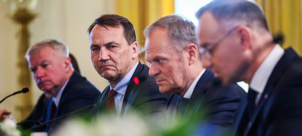 Sikorski chce odwołać 50 ambasadorów: “będziemy to robić w sposób cywilizowany”
