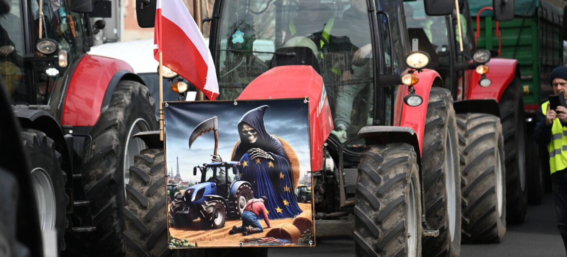 Rolnicy kontynuują protesty mimo podpisania uzgodnienia z ministrem rolnictwa